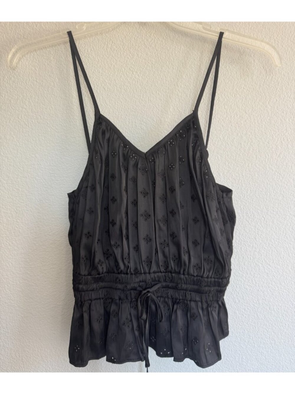 New $77 Dèluc Maze Satin V-Neck Eyelet Black Tie Waist Tank Top, Small